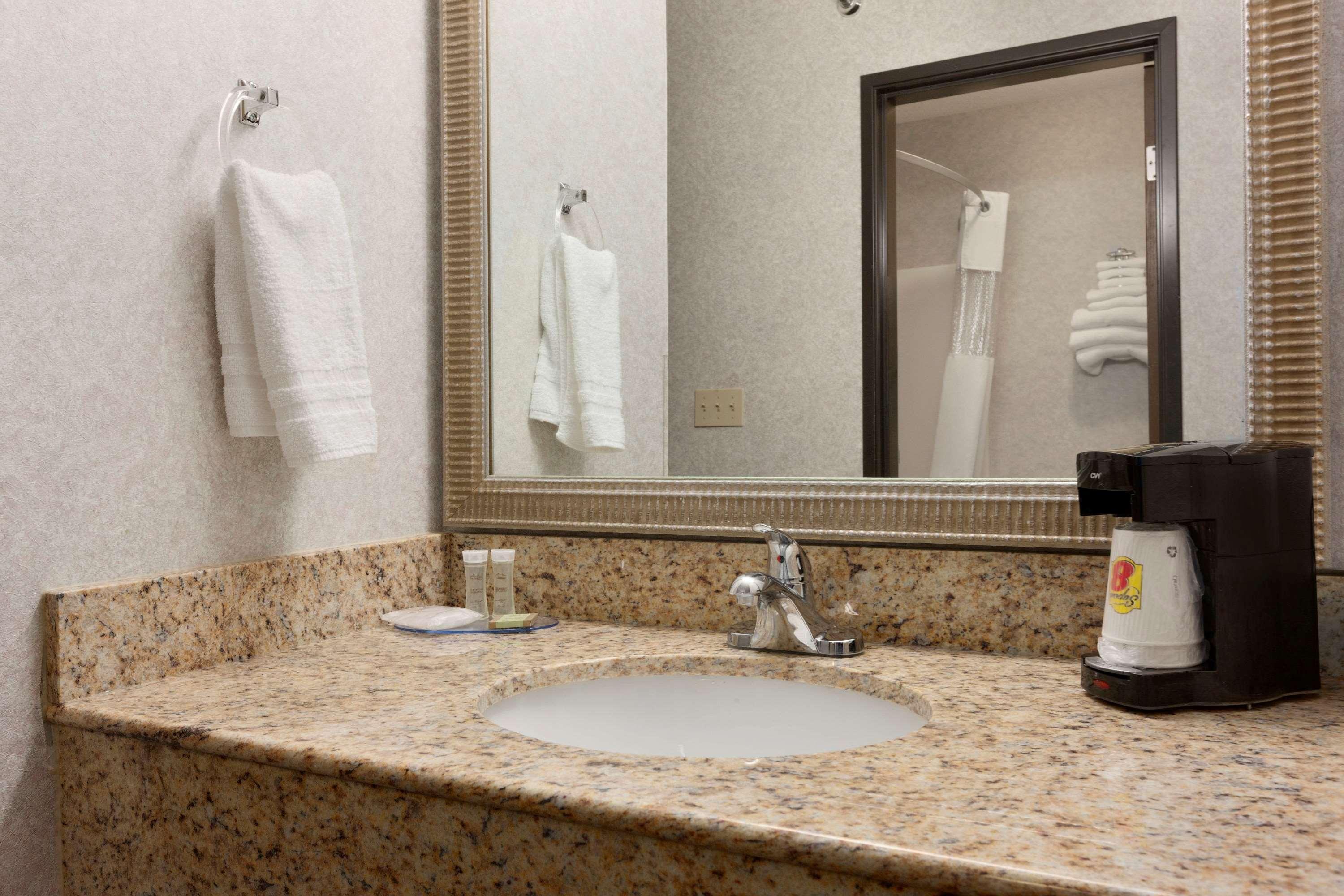 Riverdale Inn West Springfield Εξωτερικό φωτογραφία